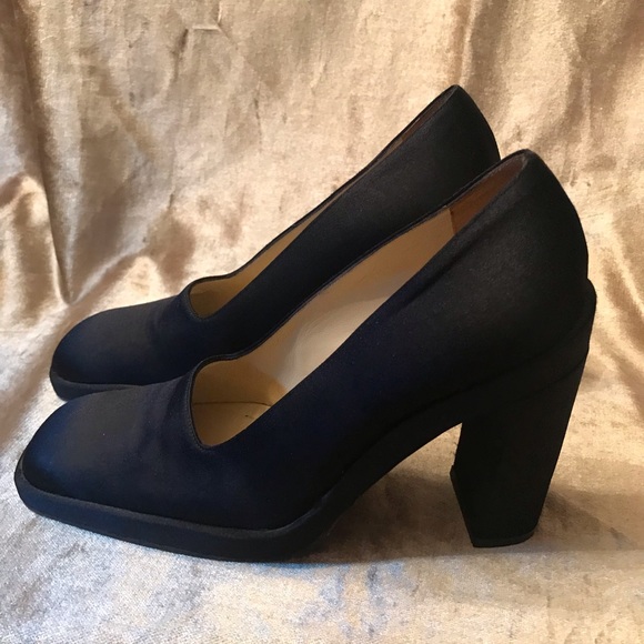 Satin Gucci Heels - Picture 4 of 7